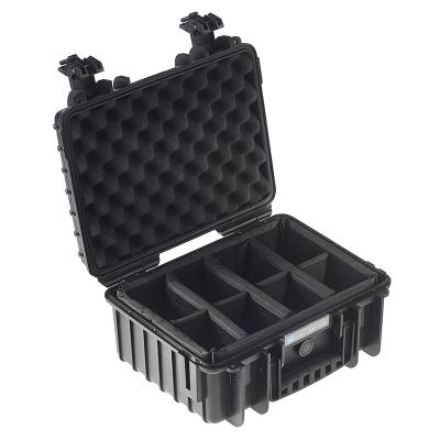 OUTDOOR resväska i svart med vadderade delare 330x235x150 mm Volume: 11,7 L Model: 3000/B/RPD